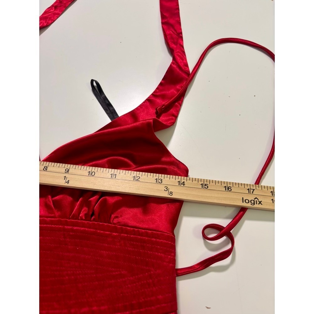 Halter Top Womens Medium Red Satin Tie Y2K Dark Romance‎ Coquette Clubwear Bold - Picture 2 of 13
